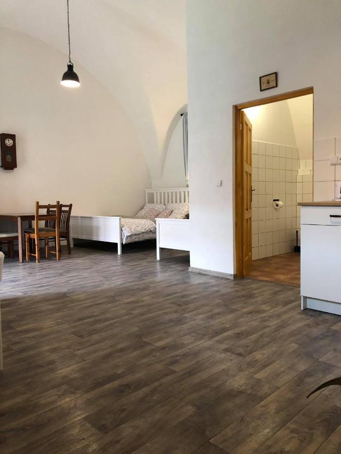 Penzion A Hospoda Na Statku Hluboká nad Vltavou Zewnętrze zdjęcie